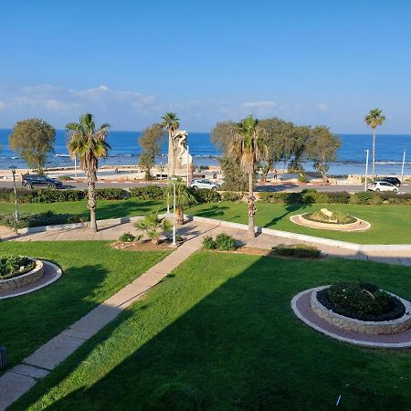 First Sea Line Apartment, Acre - Amazing Coastal View In Heart Of Akko 外观 照片
